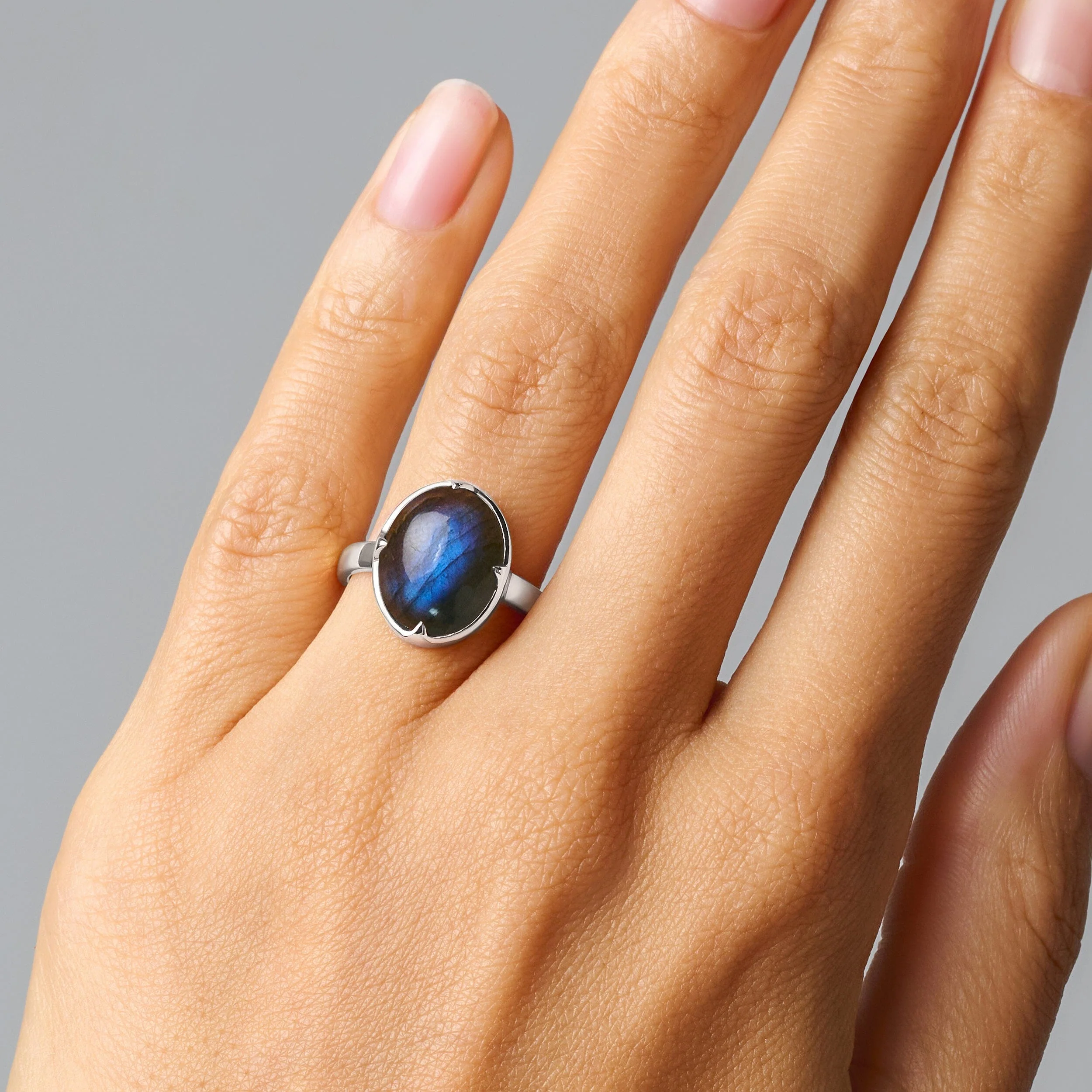 Labradorite Cabochon Ring - Aura - Image 2
